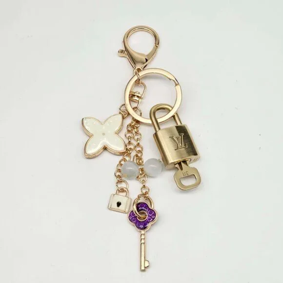 Authentic Louis Vuitton Lock & Key with unbranded Clover Flower Bag Charm 100525 - Picture 6 of 6